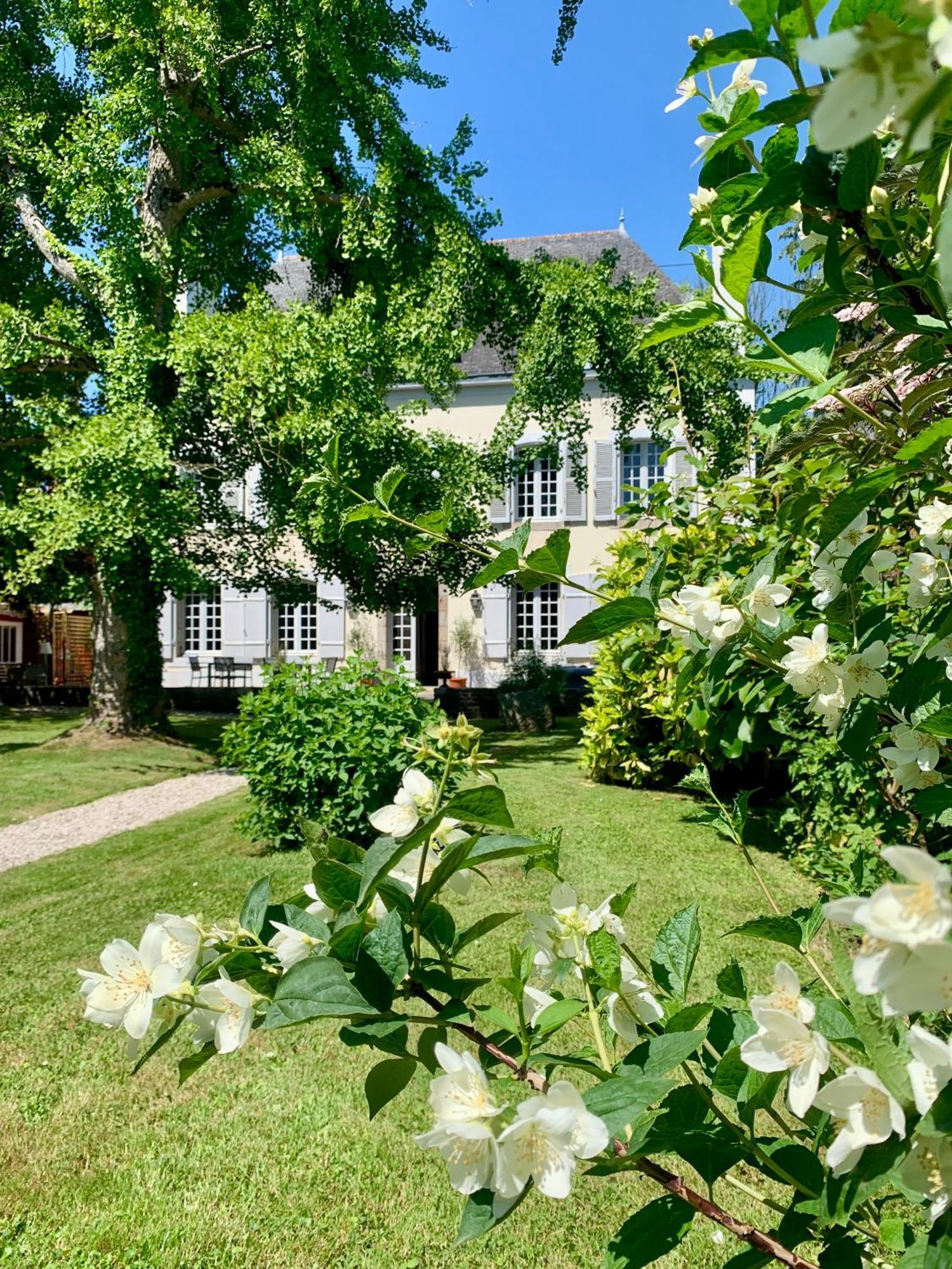La Meffrais 1741 Manoir D'Hotes Aux Portes De Dinan Exterior foto